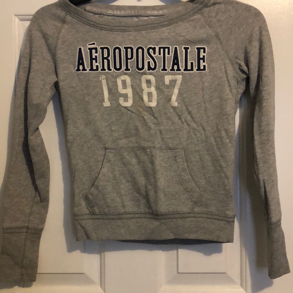 Grey sweatshirt